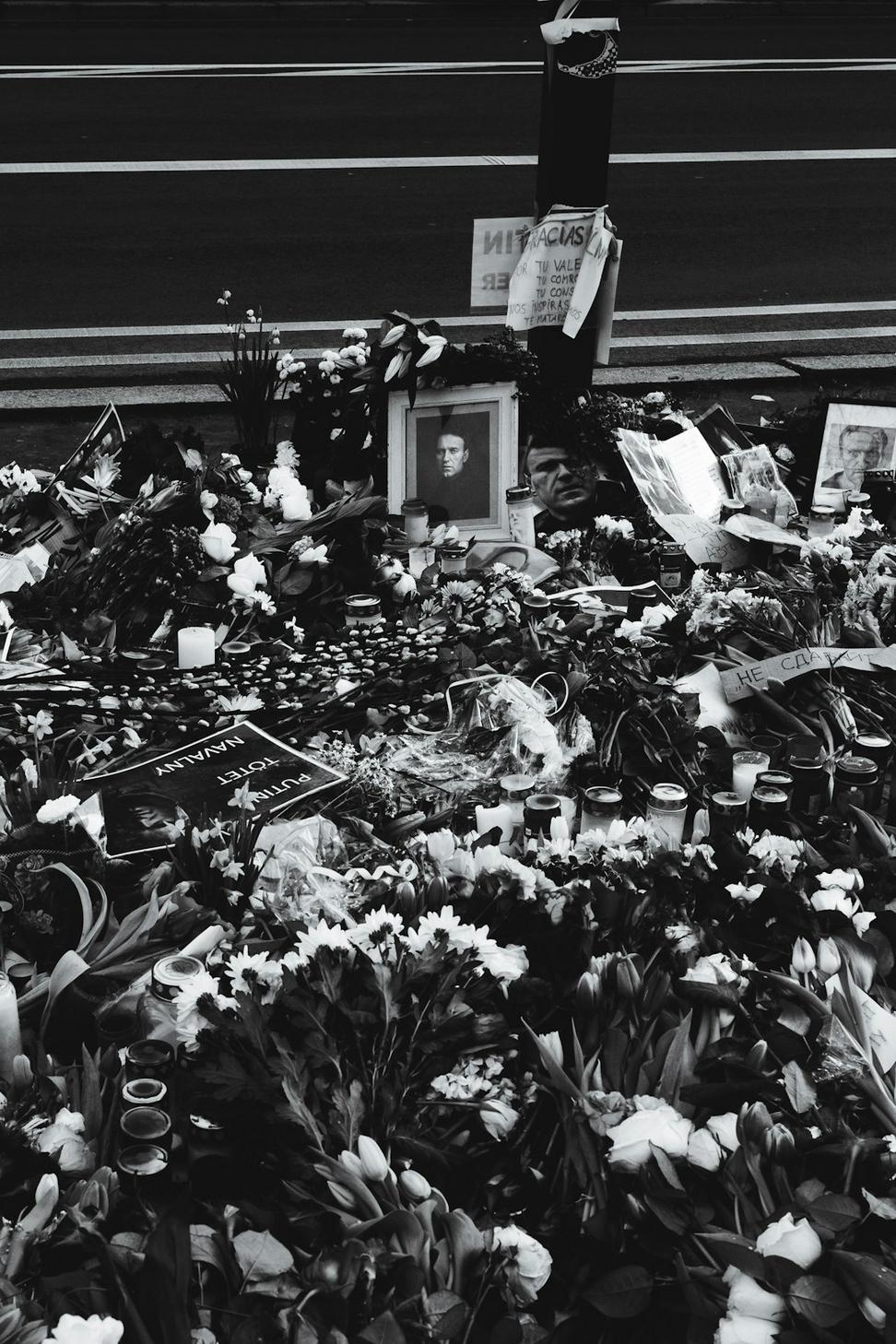 Memorial arrangement